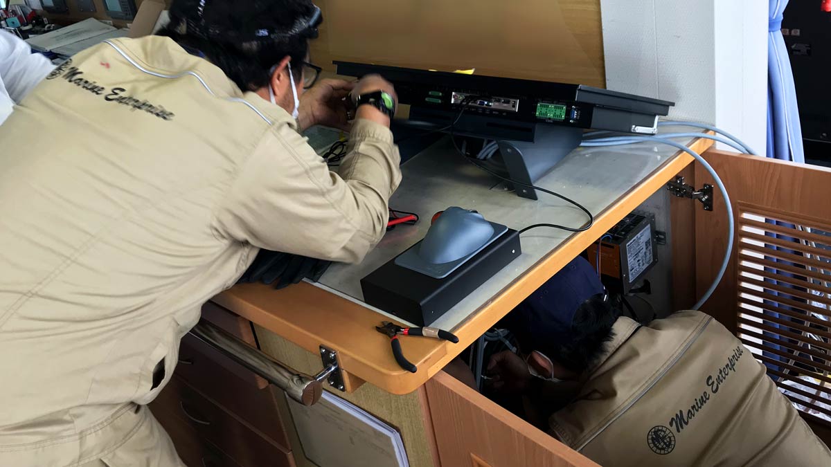 Marine Enterprise engineers carry out EGDIS installation on ship